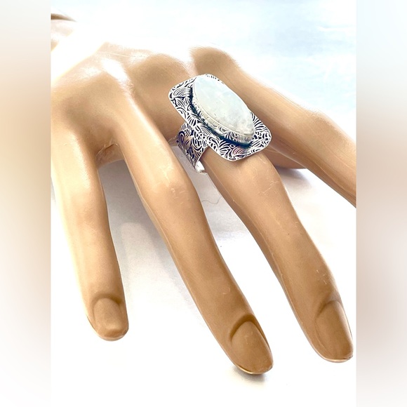 Oval Moonstone Gemstone Silver Ring 7.3/4 - Picture 7 of 10